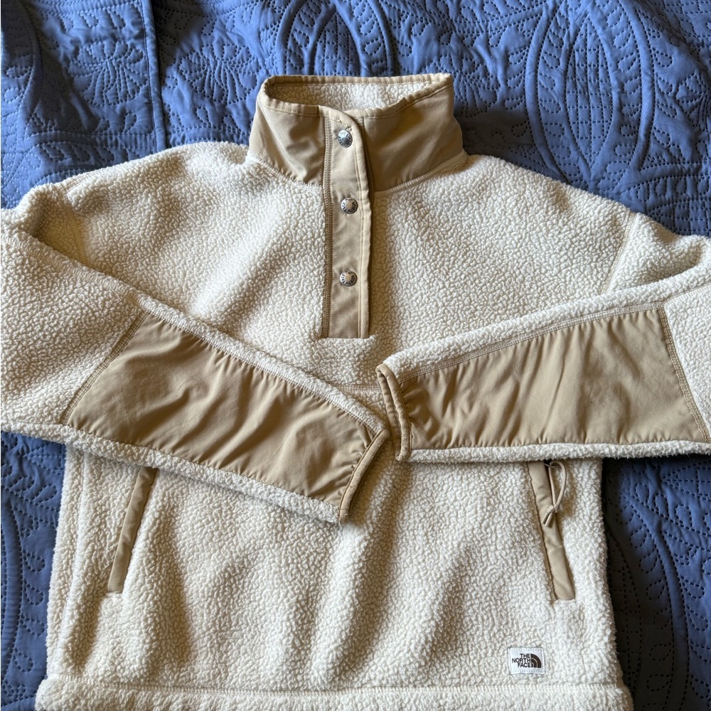 The North Face Beige and Cream Fleece Jacket